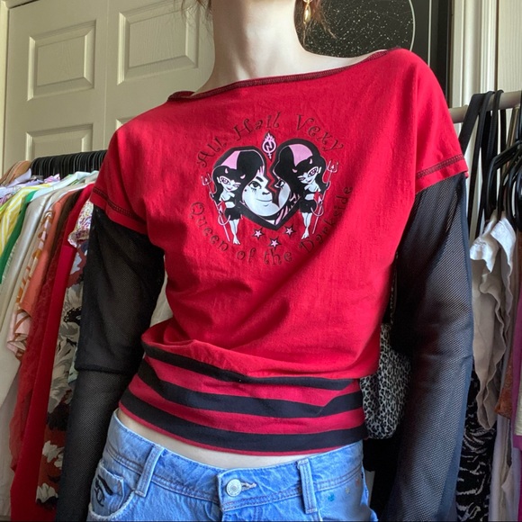 ✨SOLD✨ black & red mesh tshirt top - Picture 4 of 10